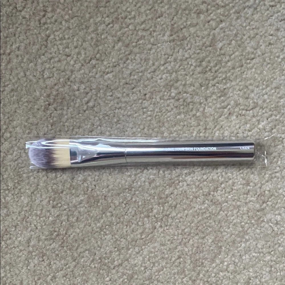 it cosmetics chic metallic